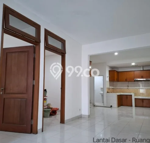 RARE UNIT! Rumah di , 4 KT, Pemandangan Indah, LT 90m2m² Bangunan 132m2m² RARE UNIT! Rumah di , 4 KT, Pemandangan Indah, LT 90m2m² Bangunan 132m2m²