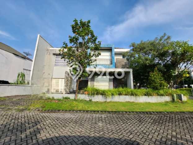 Rumah Lokasi Strategis area Wiyung, Surabaya, LT 386m² LB 450m² Rumah Lokasi Strategis area Wiyung, Surabaya, LT 386m² LB 450m²