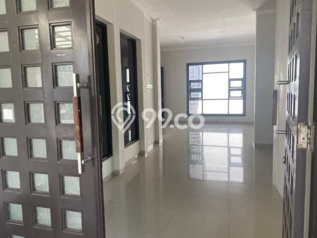 LOKASI STRATEGIS! Rumah kawasan Wiyung, Dekat Tol, 3 KM, Luas 240m2m² Bangunan 280m2m² LOKASI STRATEGIS! Rumah kawasan Wiyung, Dekat Tol, 3 KM, Luas 240m2m² Bangunan 280m2m²