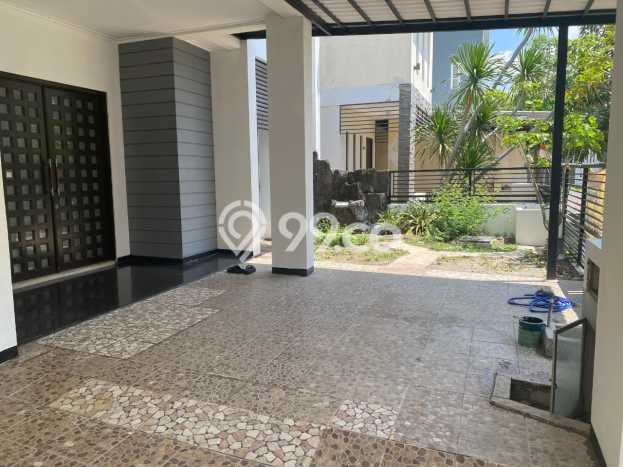 LOKASI STRATEGIS! Rumah kawasan Wiyung, Dekat Tol, 3 KM, Luas 240m2m² Bangunan 280m2m² LOKASI STRATEGIS! Rumah kawasan Wiyung, Dekat Tol, 3 KM, Luas 240m2m² Bangunan 280m2m²