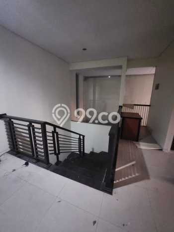 Rumah sewa siap pakai 3 Kamar Tidur di Citraland, Surabaya Rumah sewa siap pakai 3 Kamar Tidur di Citraland, Surabaya