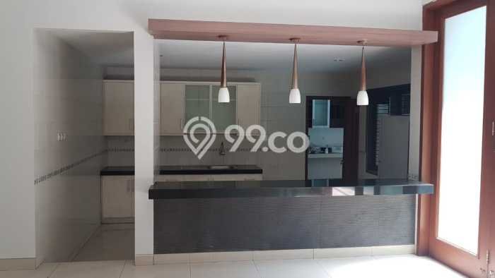 Rumah Bagus Disewakan di Senopati, Jakarta Selatan LT 260m2, LB 400m2 Rumah Bagus Disewakan di Senopati, Jakarta Selatan LT 260m2, LB 400m2