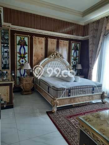 Unit Komersial Dijual di Jakarta Selatan LT 283m2 & LB 662m2 Unit Komersial Dijual di Jakarta Selatan LT 283m2 & LB 662m2
