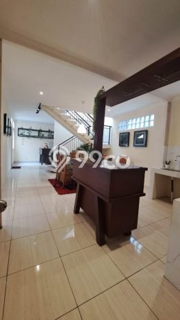 Hunian Mewah LB 220m2 Siap Pakai Desain Elegan di Burangrang, Bandung Hunian Mewah LB 220m2 Siap Pakai Desain Elegan di Burangrang, Bandung