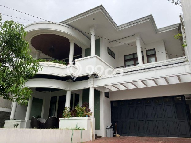 Rumah Elit LB 600m2 Siap Pakai Desain Elegan di Cipaku, Bandung Rumah Elit LB 600m2 Siap Pakai Desain Elegan di Cipaku, Bandung