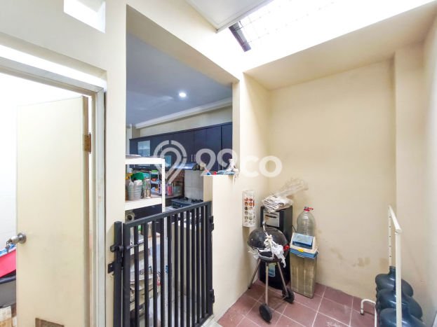 Rumah Strategis Modern Lb 200m2 di Serpong, Tangerang Selatan Rumah Strategis Modern Lb 200m2 di Serpong, Tangerang Selatan