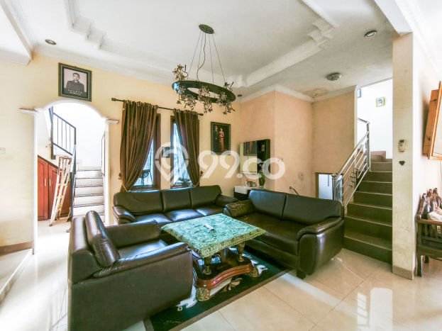 Rumah Luxury Modern Tanpa Renovasi di Cibubur Jakarta Timur Rumah Luxury Modern Tanpa Renovasi di Cibubur Jakarta Timur