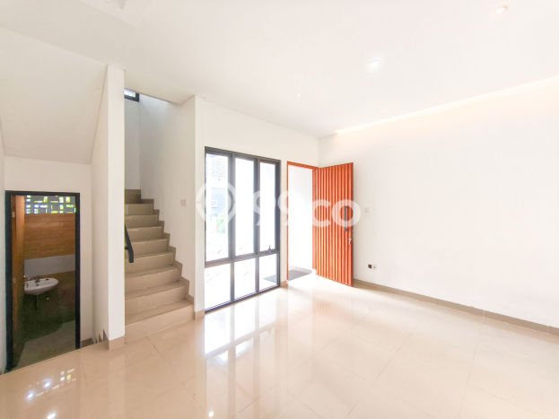 Rumah 3 KT 2 KM Fasilitas Kolam Renang di BSD, Tangerang Rumah 3 KT 2 KM Fasilitas Kolam Renang di BSD, Tangerang
