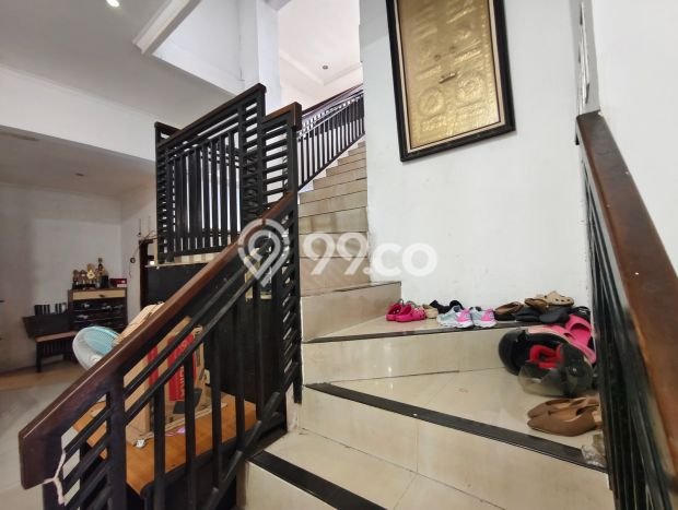 Rumah Modern 6 KT di Cibubur Jakarta Timur Rumah Modern 6 KT di Cibubur Jakarta Timur