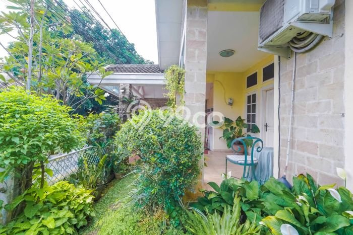 Rumah Strategis Modern Lb 242m2 di Cinere, Depok Rumah Strategis Modern Lb 242m2 di Cinere, Depok