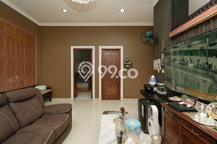 Rumah Modern 7 KT di Kota Wisata Bogor Rumah Modern 7 KT di Kota Wisata Bogor