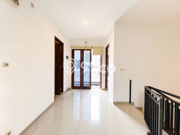 Jual Rumah Bagus Siap Huni LB 135m2 di Beji, Depok Jual Rumah Bagus Siap Huni LB 135m2 di Beji, Depok