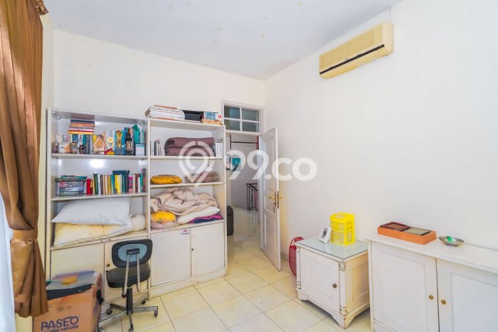 Rumah Strategis Modern Lb 242m2 di Cinere, Depok Rumah Strategis Modern Lb 242m2 di Cinere, Depok