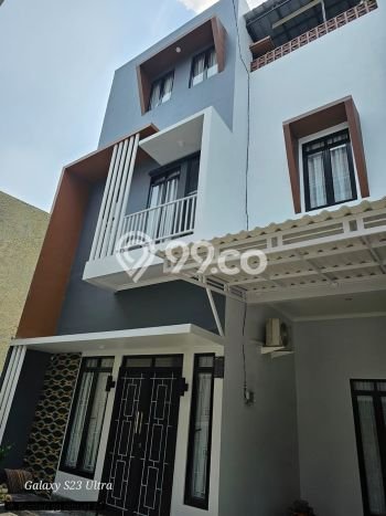 Dijual Rumah Strategis Bagus Punya 2 KT di Jagakarsa Jakarta Selatan SHM Dijual Rumah Strategis Bagus Punya 2 KT di Jagakarsa Jakarta Selatan SHM