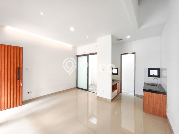 Rumah 3 KT 2 KM Fasilitas Kolam Renang di BSD, Tangerang Rumah 3 KT 2 KM Fasilitas Kolam Renang di BSD, Tangerang