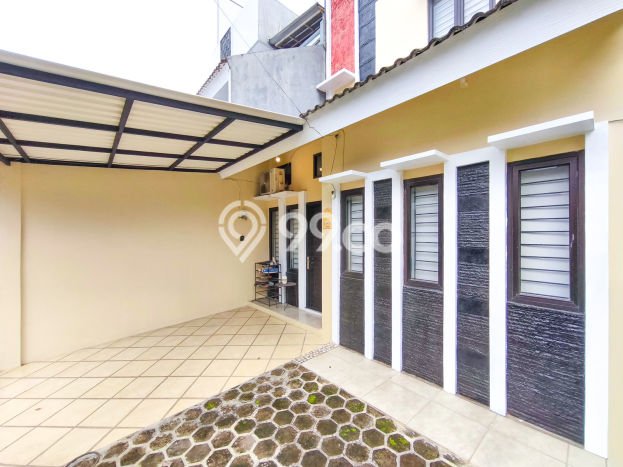 Rumah Strategis Modern Lb 200m2 di Serpong, Tangerang Selatan Rumah Strategis Modern Lb 200m2 di Serpong, Tangerang Selatan