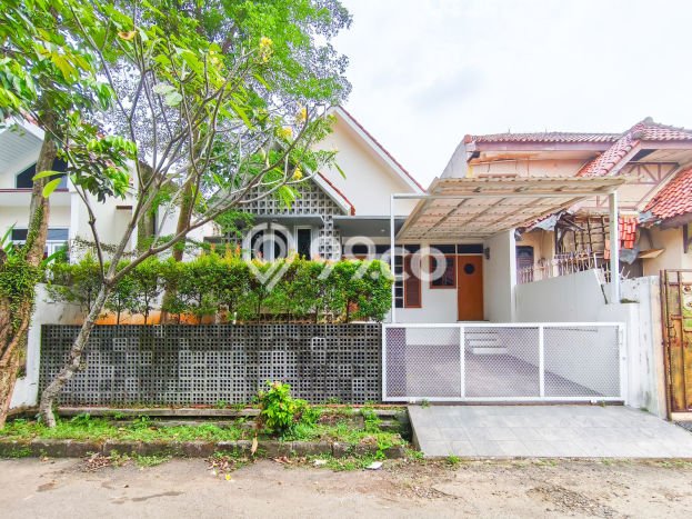 Rumah Modern 4 KT LT 144m2 di Sentul City Rumah Modern 4 KT LT 144m2 di Sentul City