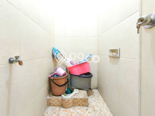 Rumah Strategis Modern Lb 200m2 di Serpong, Tangerang Selatan Rumah Strategis Modern Lb 200m2 di Serpong, Tangerang Selatan