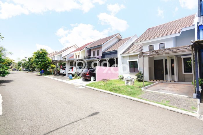 Rumah Minimalis 3 KT LT 136m2 di Kota Wisata Rumah Minimalis 3 KT LT 136m2 di Kota Wisata
