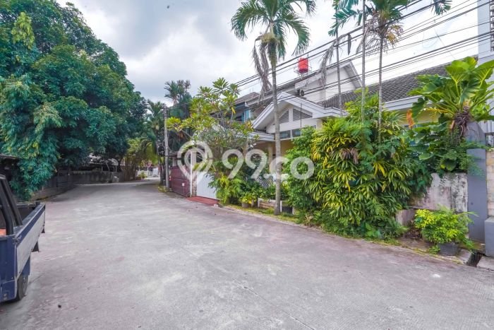 Rumah Strategis Modern Lb 242m2 di Cinere, Depok Rumah Strategis Modern Lb 242m2 di Cinere, Depok