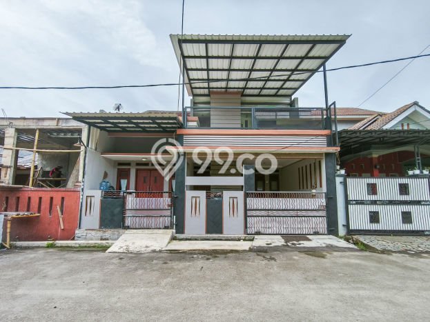 Dijual Rumah 4 Kamar Lokasi Ideal Bagus dan Strategis di Cibinong Dijual Rumah 4 Kamar Lokasi Ideal Bagus dan Strategis di Cibinong