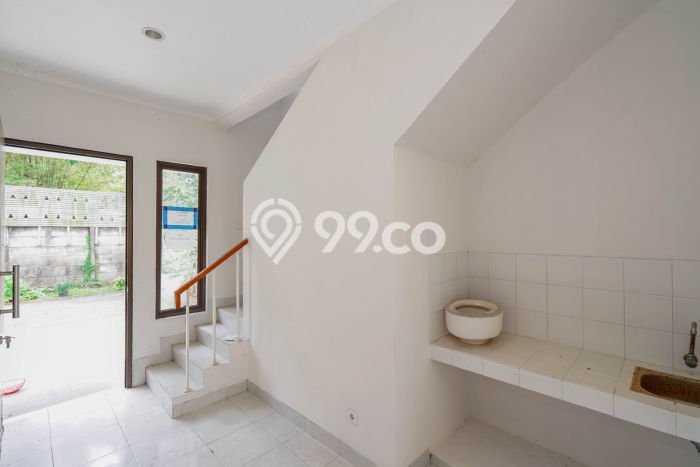 For Sale Hunian Rumah Terawat 2 KT di Graha Raya, Tangerang Selatan For Sale Hunian Rumah Terawat 2 KT di Graha Raya, Tangerang Selatan