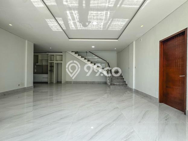 Tersedia Vila Kawasan , Area 329m2m², Lingkungan tenang untuk keluarga Tersedia Vila Kawasan , Area 329m2m², Lingkungan tenang untuk keluarga