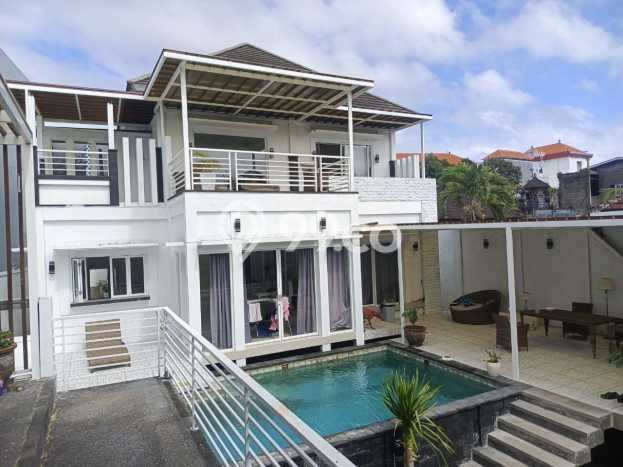 Dijual Vila Kawasan , Area 347m2m², Lokasi Premium Dijual Vila Kawasan , Area 347m2m², Lokasi Premium