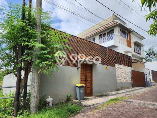 Vila di , Luas 253m2m², Dekat dengan fasilitas publik Vila di , Luas 253m2m², Dekat dengan fasilitas publik
