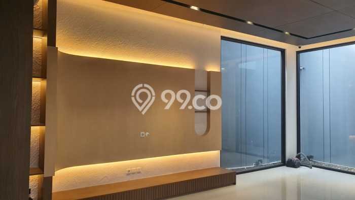 Rumah Elit Modern Tanpa Renovasi di Meruya Jakarta Barat Rumah Elit Modern Tanpa Renovasi di Meruya Jakarta Barat