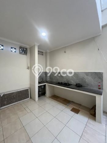 Rumah Luas Asri 4 KT Siap Pakai di Graha Raya Tangerang Selatan Rumah Luas Asri 4 KT Siap Pakai di Graha Raya Tangerang Selatan