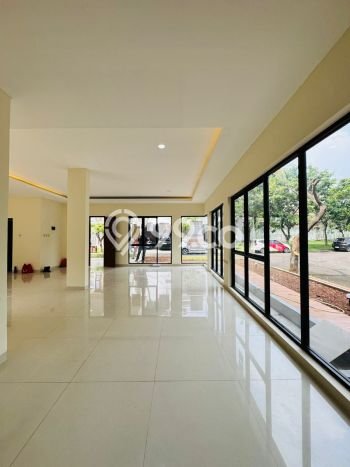 Ready to Use! Premium House LT 241m2 Desain Elegan di BSD Ready to Use! Premium House LT 241m2 Desain Elegan di BSD
