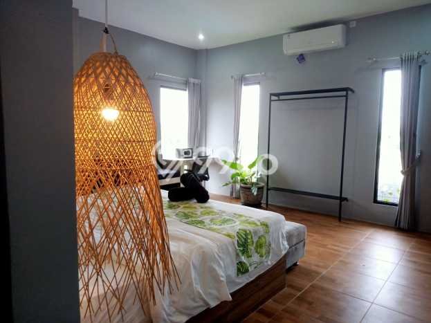 Vila Terawat Kawasan , Dimensi 400m2m², Kawasan Tenang dan nyaman Vila Terawat Kawasan , Dimensi 400m2m², Kawasan Tenang dan nyaman