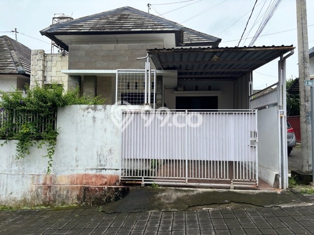 Lokasi terbaik! Rumah siap huni disewakan di Mengwi LB 100m2 Lokasi terbaik! Rumah siap huni disewakan di Mengwi LB 100m2