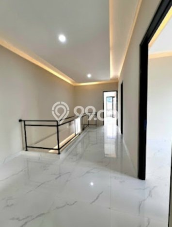 Rumah Modern LB/LT 193m2/145m2 Dijual di Villa Melati Mas, Tangerang Selatan Rumah Modern LB/LT 193m2/145m2 Dijual di Villa Melati Mas, Tangerang Selatan