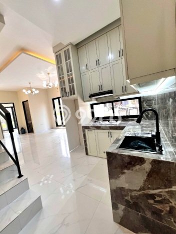 Rumah Modern LB/LT 193m2/145m2 Dijual di Villa Melati Mas, Tangerang Selatan Rumah Modern LB/LT 193m2/145m2 Dijual di Villa Melati Mas, Tangerang Selatan