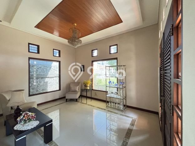 Jual Rumah Luas Elegan Dengan View Eksklusif di Sayap Dago, Bandung Jual Rumah Luas Elegan Dengan View Eksklusif di Sayap Dago, Bandung