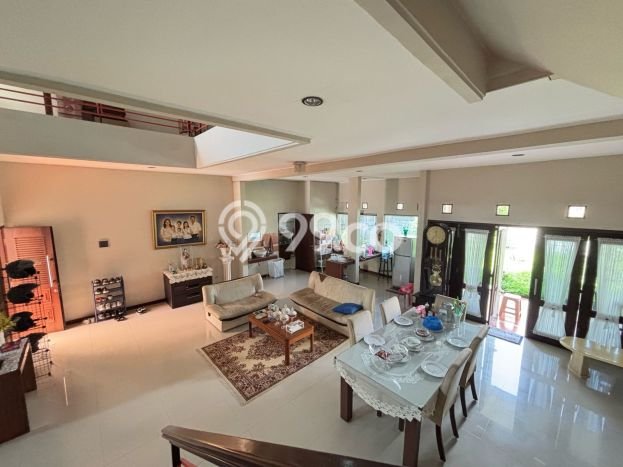 Jual Rumah Luas Elegan Dengan View Eksklusif di Sayap Dago, Bandung Jual Rumah Luas Elegan Dengan View Eksklusif di Sayap Dago, Bandung
