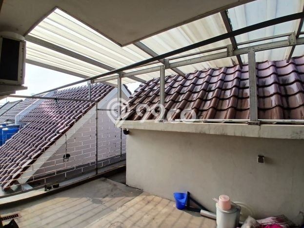 Rumah Luas Asri 3 KT Siap Pakai di Gading Serpong Tangerang Rumah Luas Asri 3 KT Siap Pakai di Gading Serpong Tangerang