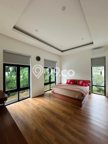 Jual Rumah Mewah Megah Dengan View Eksklusif di Alam Sutera, Tangerang Jual Rumah Mewah Megah Dengan View Eksklusif di Alam Sutera, Tangerang