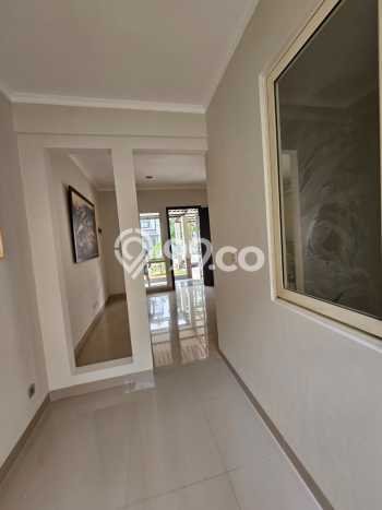 Ready to Use! Luxury House LT 120m2 Desain Modern di BSD Ready to Use! Luxury House LT 120m2 Desain Modern di BSD