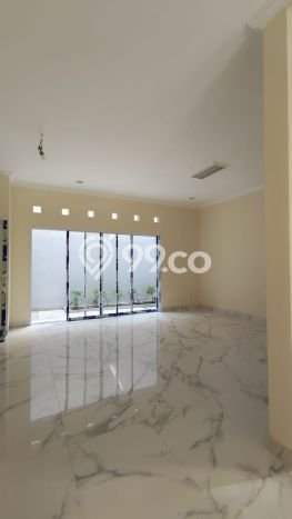 Hunian Mewah Siap Huni LT 135m2 di Tebet, Jakarta Selatan Hunian Mewah Siap Huni LT 135m2 di Tebet, Jakarta Selatan