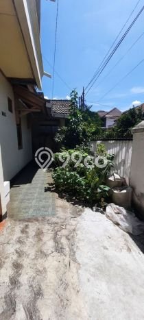 Rumah Luas Asri 8 KT Siap Pakai di Galaxy Bekasi Rumah Luas Asri 8 KT Siap Pakai di Galaxy Bekasi