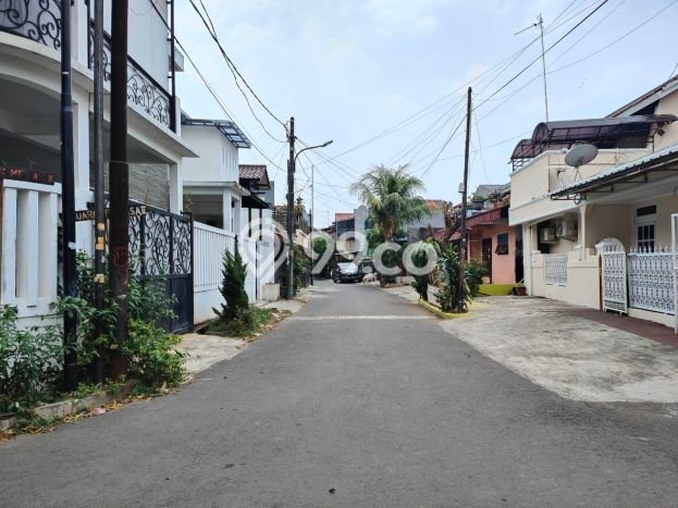 Dijual Hunian Mewah dengan Fasilitas Sekitar Komplit di Duren Sawit, Jakarta Timur Dijual Hunian Mewah dengan Fasilitas Sekitar Komplit di Duren Sawit, Jakarta Timur