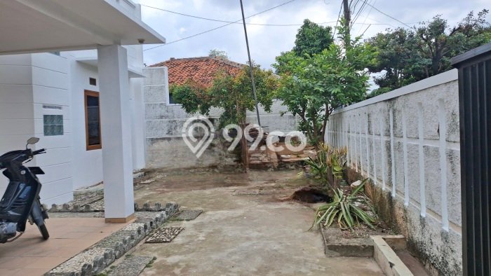 Rumah Elit LB 262m2 Siap Huni Desain Elegan di Pondok Kelapa, Jakarta Timur Rumah Elit LB 262m2 Siap Huni Desain Elegan di Pondok Kelapa, Jakarta Timur