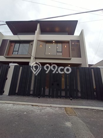 Ready to Use! Premium House LT 92m2 Desain Elegan di Rawamangun Ready to Use! Premium House LT 92m2 Desain Elegan di Rawamangun