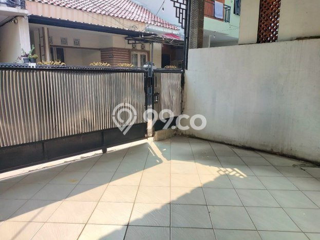 Rumah Strategis Modern Lb 137m2 di Kramat Jati, Jakarta Timur Rumah Strategis Modern Lb 137m2 di Kramat Jati, Jakarta Timur