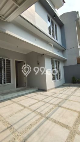 Hunian Mewah Siap Huni LT 135m2 di Tebet, Jakarta Selatan Hunian Mewah Siap Huni LT 135m2 di Tebet, Jakarta Selatan