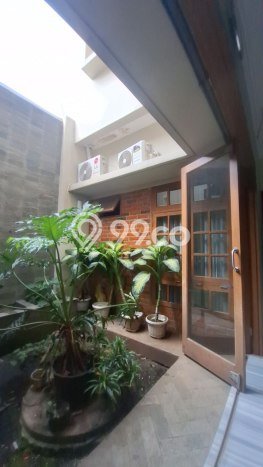 Rumah Elit LB 305m2 Siap Huni Desain Elegan di Jatiwaringin, Bekasi Rumah Elit LB 305m2 Siap Huni Desain Elegan di Jatiwaringin, Bekasi