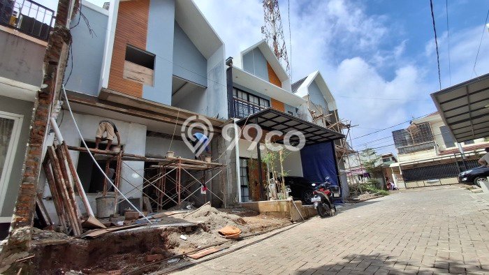 Jual Rumah Eksklusif 3 KT di Jatiwaringin, Bekasi Jual Rumah Eksklusif 3 KT di Jatiwaringin, Bekasi